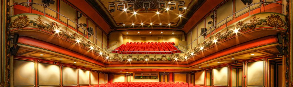 Stadsschouwburg - podiumzaal.jpg